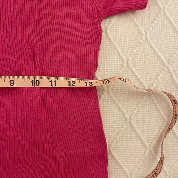 Pink top
Great condition 
Soft and comfortable - Picture 5 of 6